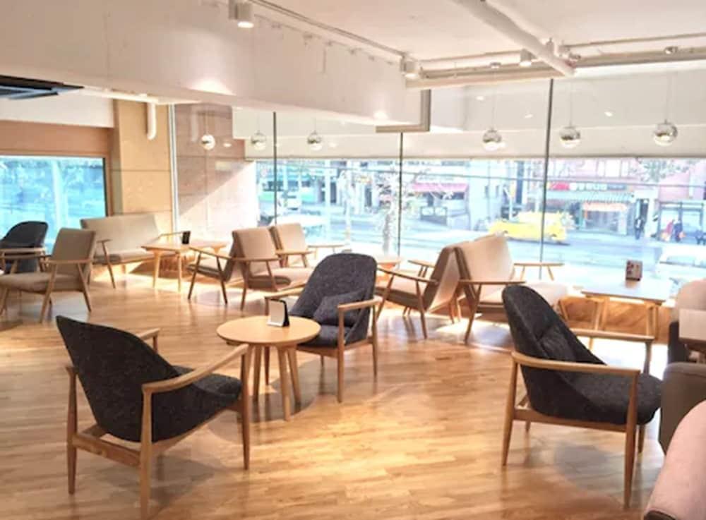 Bernoui Hotel 4*
