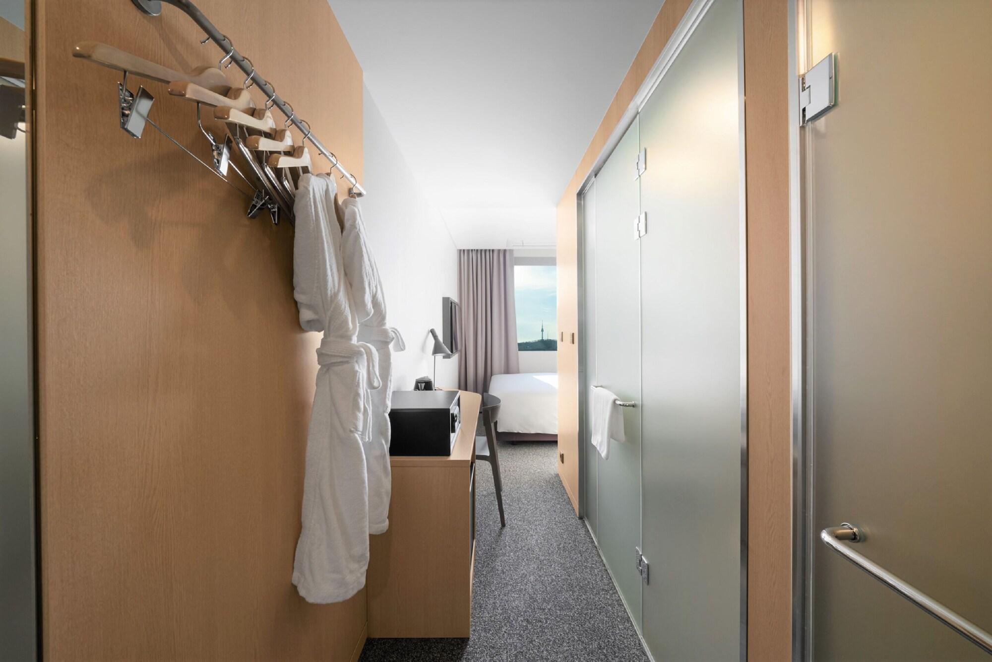 Nine Tree By Parnas Dongdaemun Hotel 4*