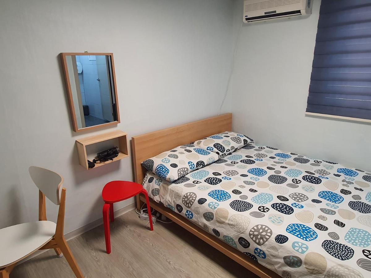 Bunk Backpackers 2*