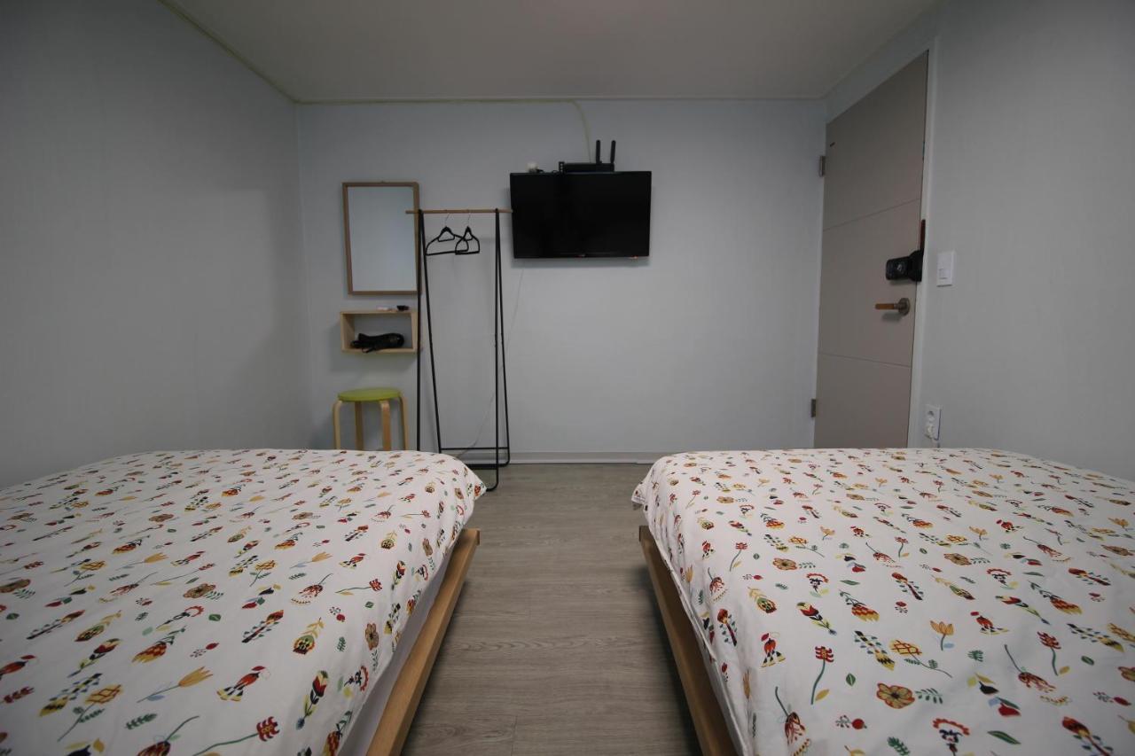 Bunk Backpackers Guest house 2*