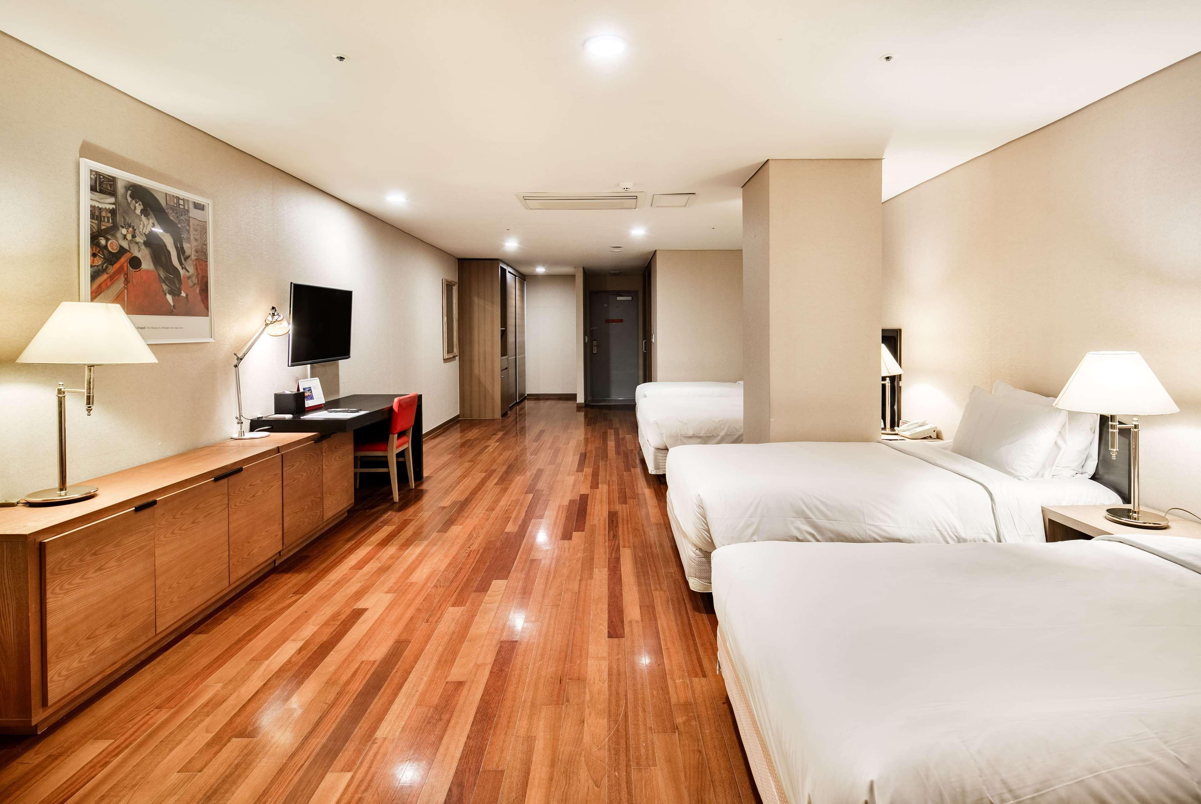 Ramada And Namdaemun Hotel 4*