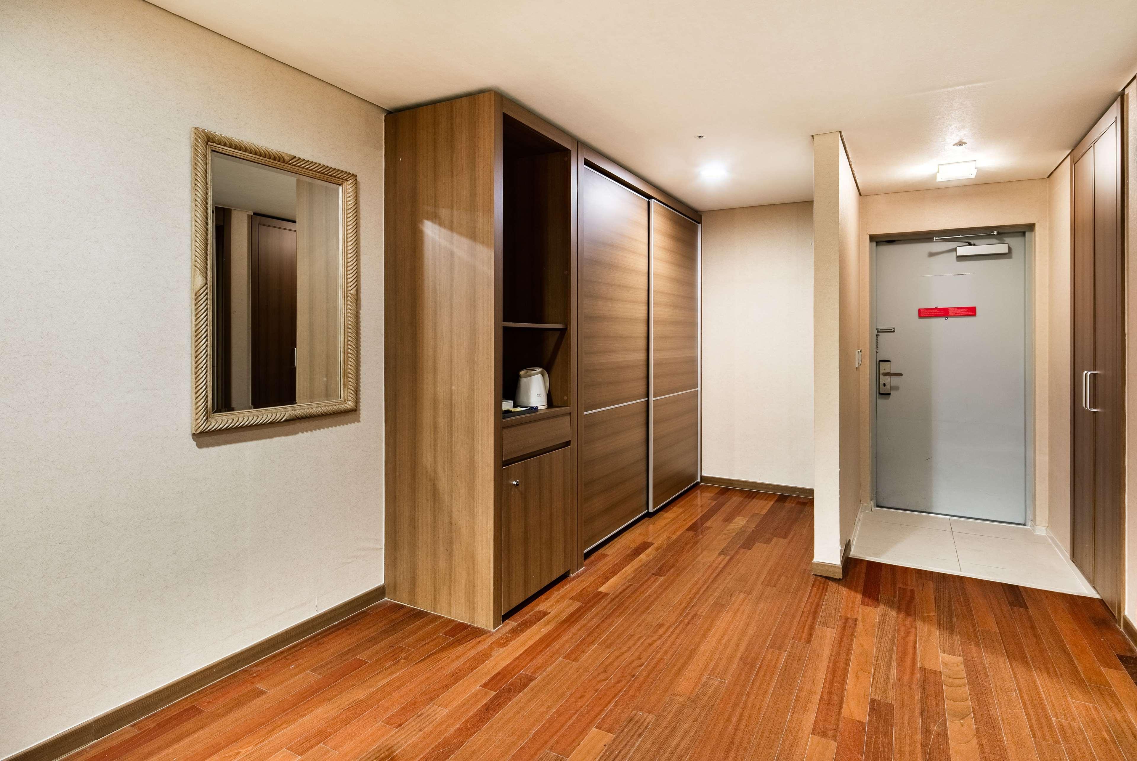Ramada And Namdaemun 4*