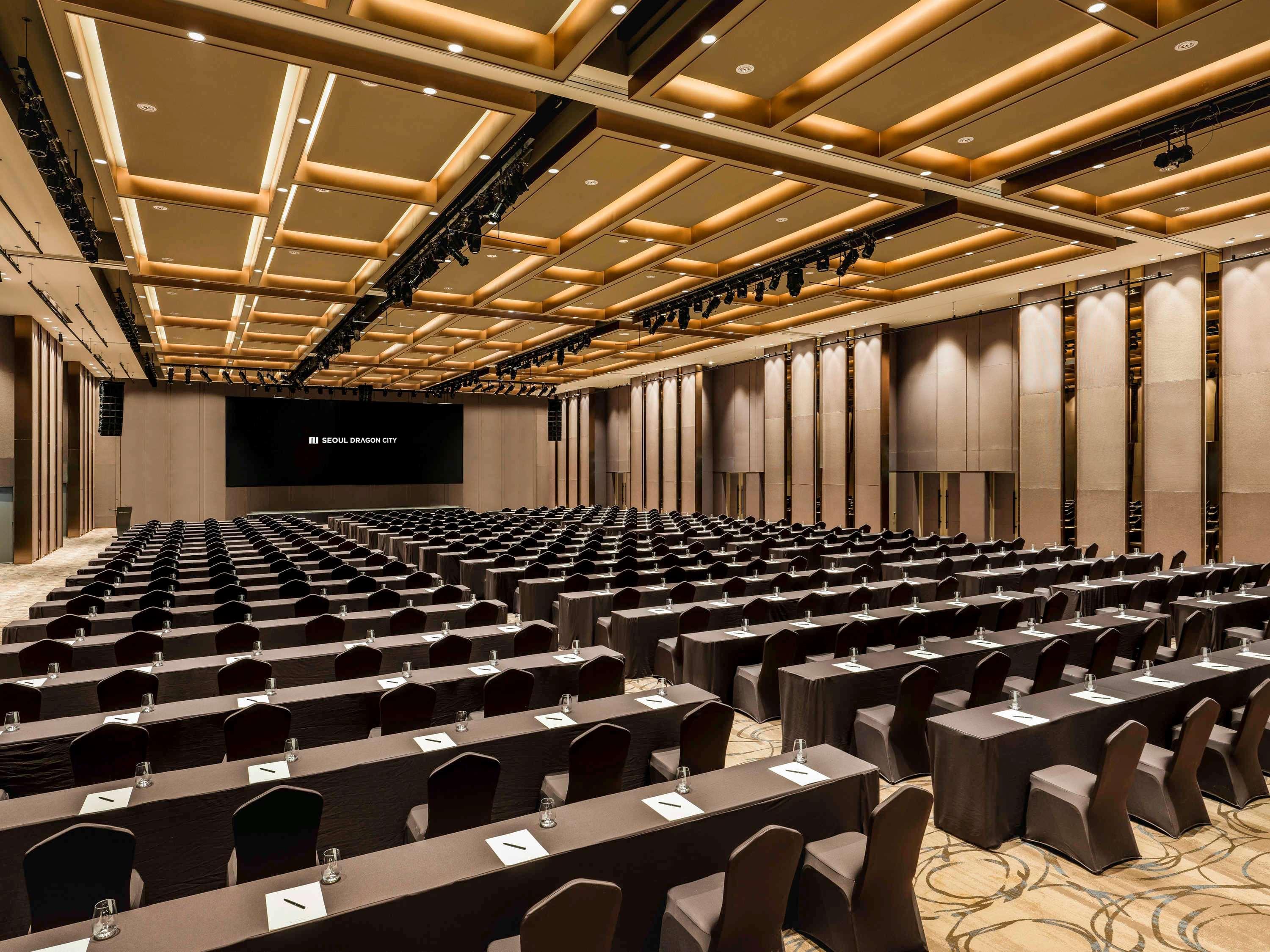 Ibis Styles Ambassador Yongsan Hotel 4*