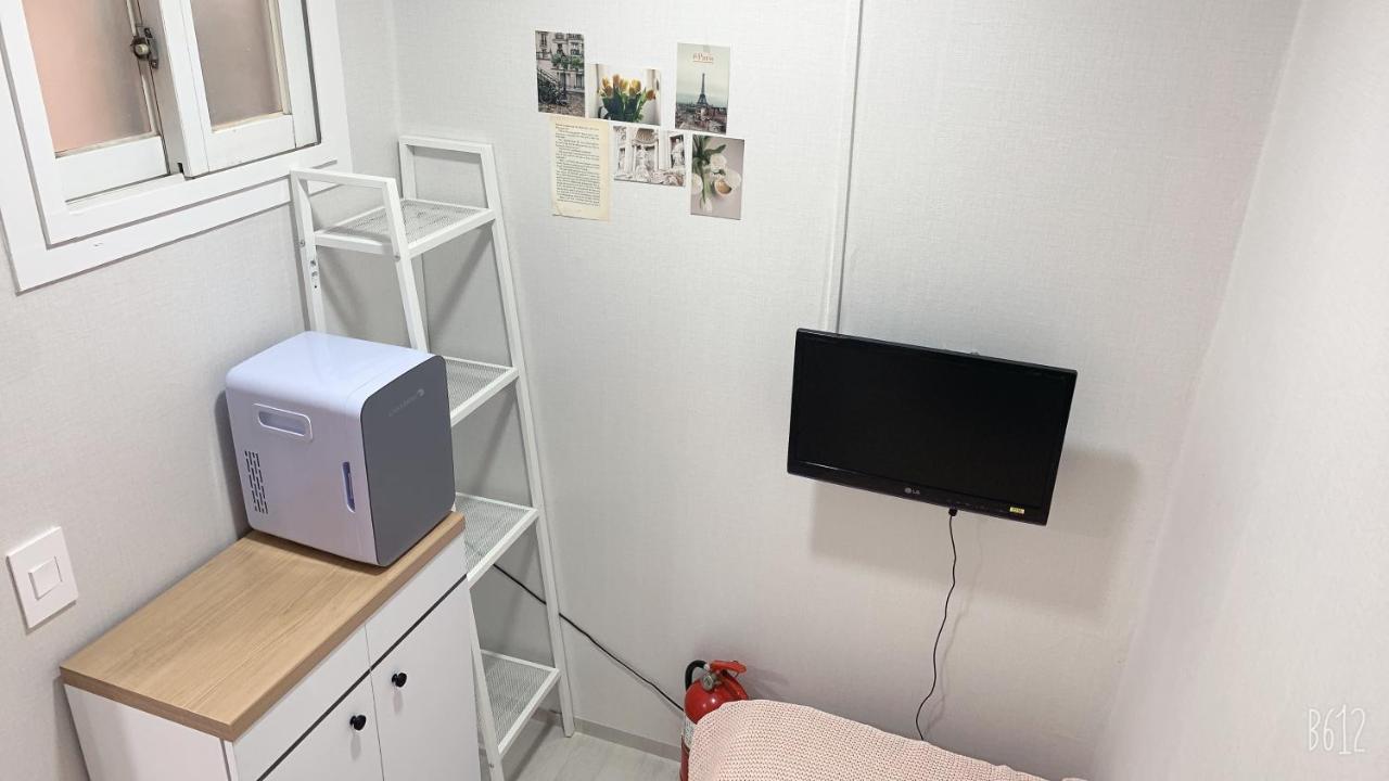 The Cube House - Female Only Hostel