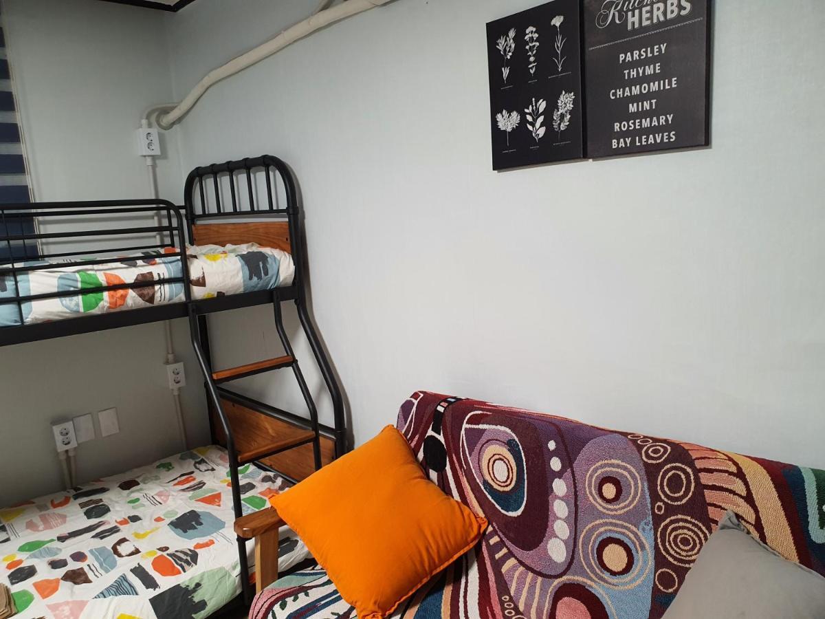Guest house Bunk Backpackers 2*