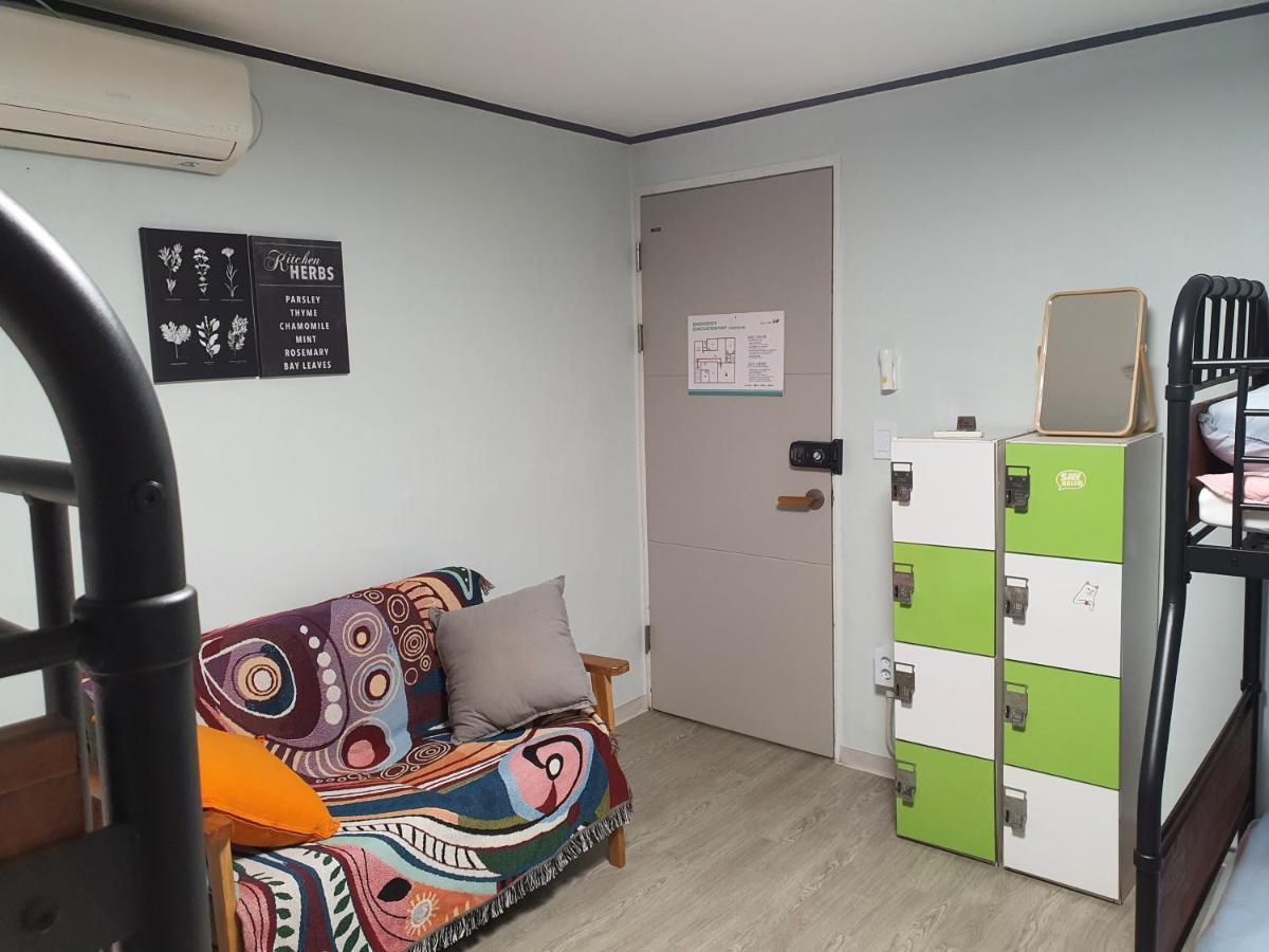 Bunk Backpackers