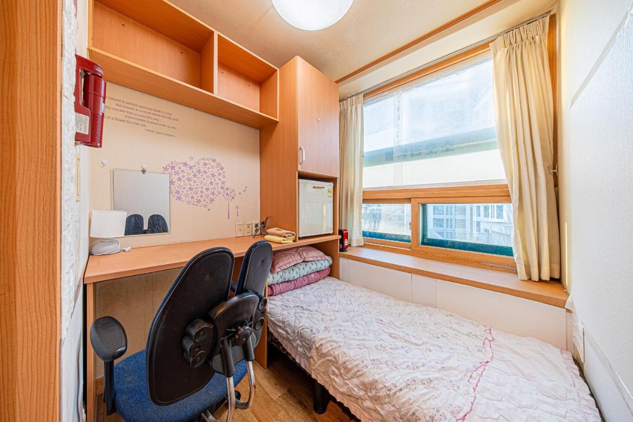 Hostel Dream Single House