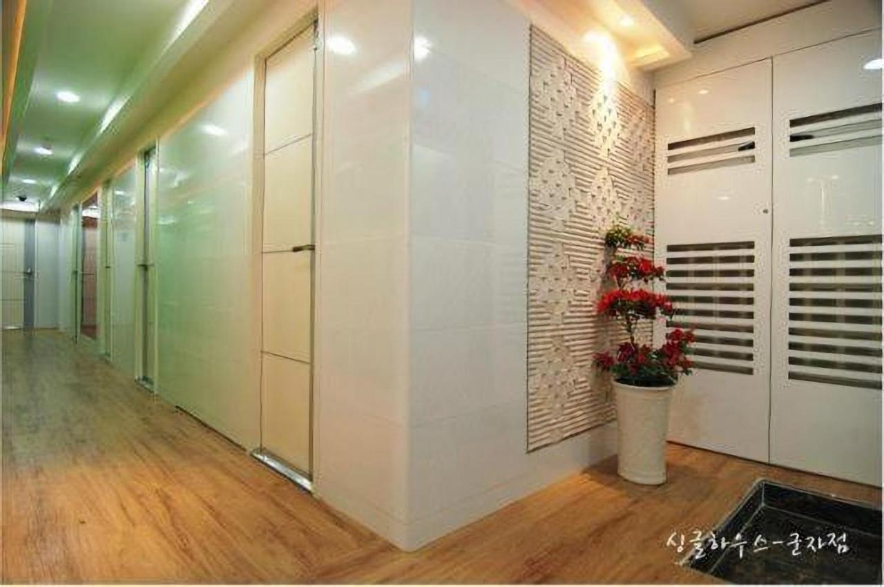 Hotel kapsul Single House