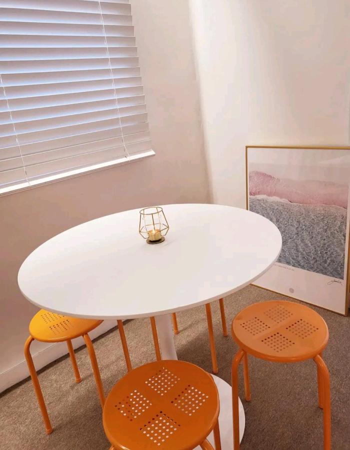 Sinchon Station Line 2 Exit 3 And 4 Min Three-room Hongdae Apartment Seoul