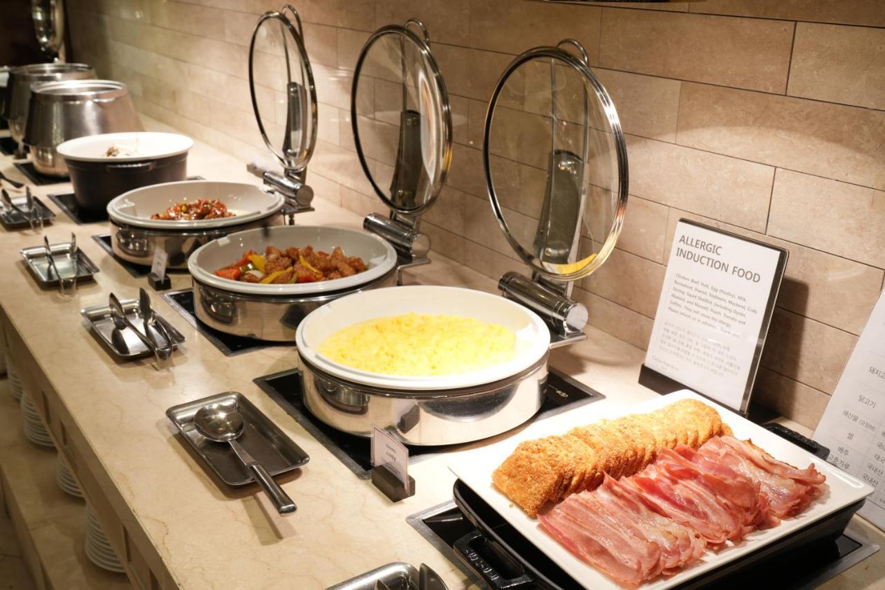 Crown Park Myeongdong Hotel 3*