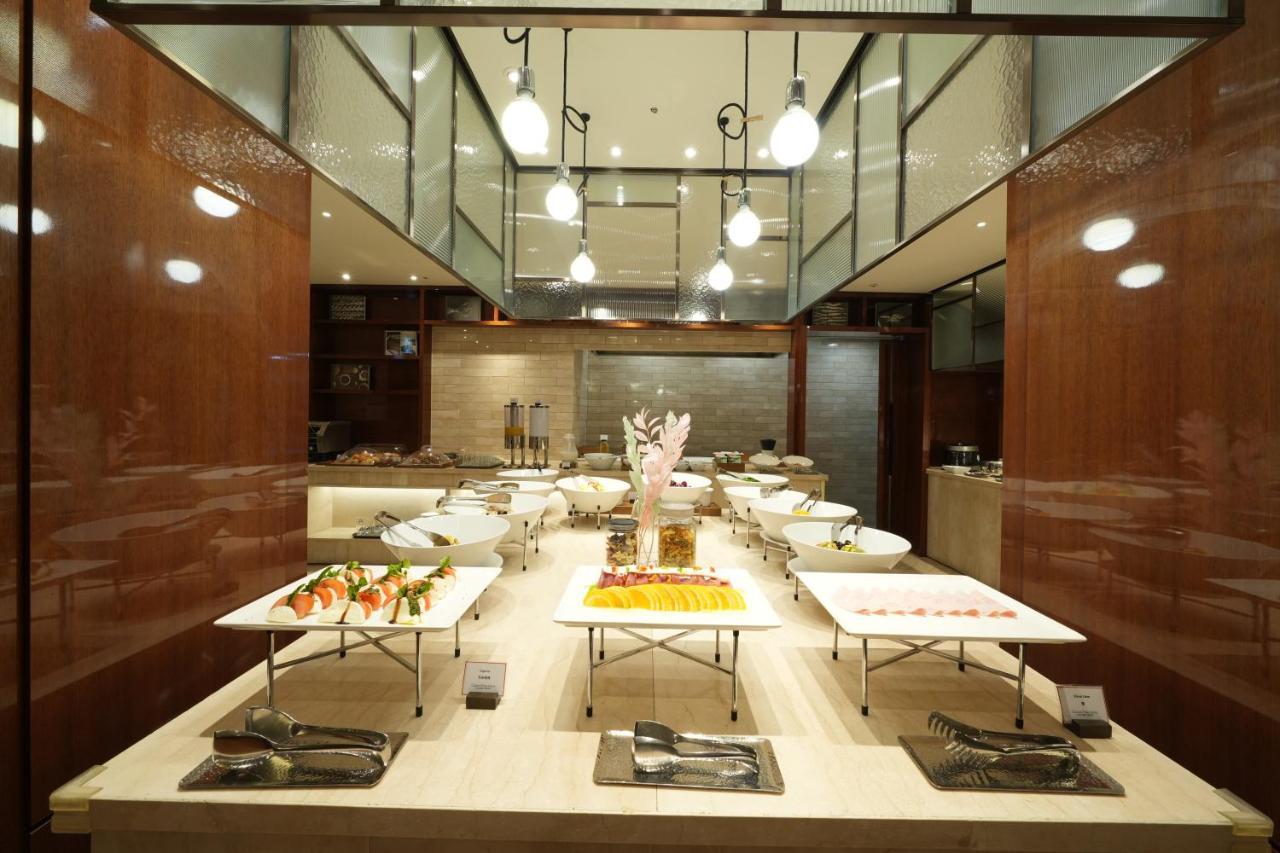 Crown Park Myeongdong Hotel 3*