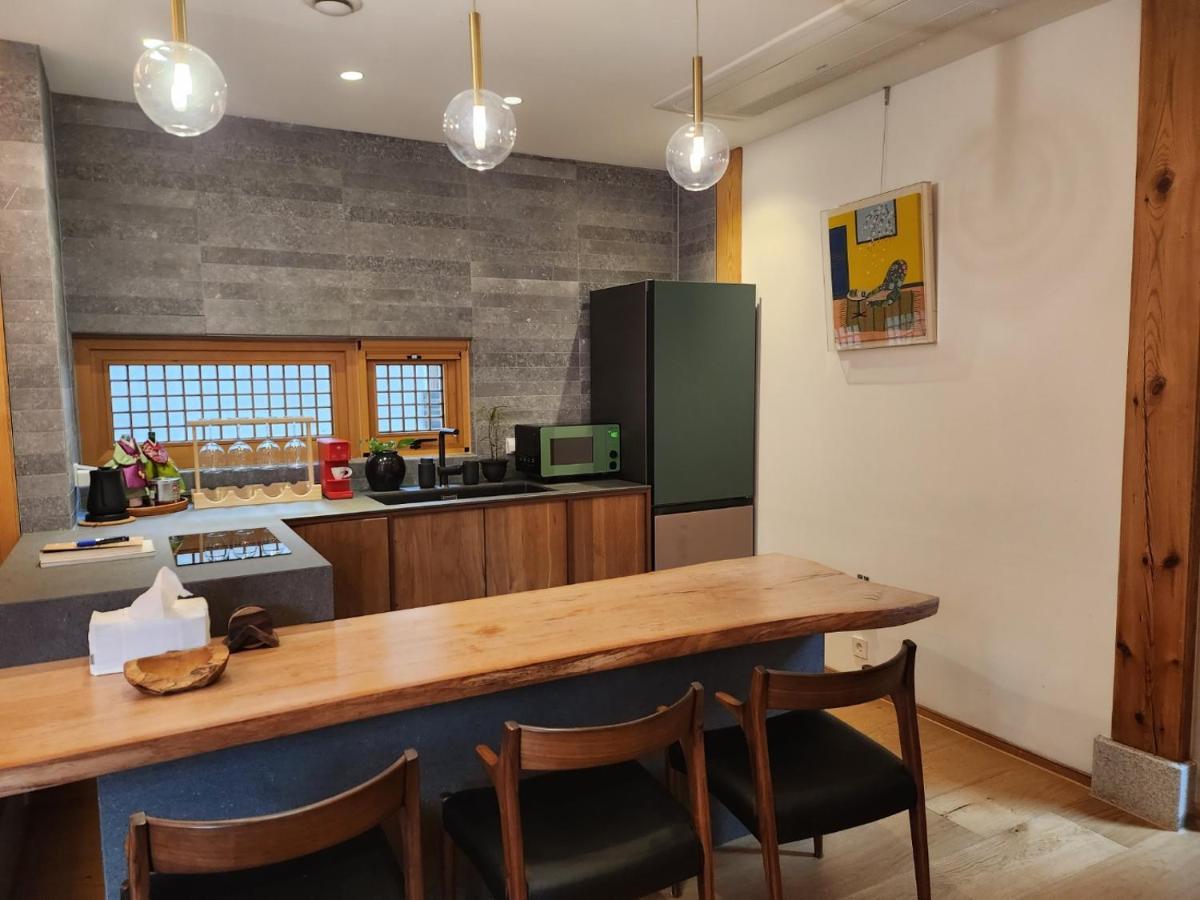 Iriru Luxury Hanok - Eunpyung Hanok Village Seoul