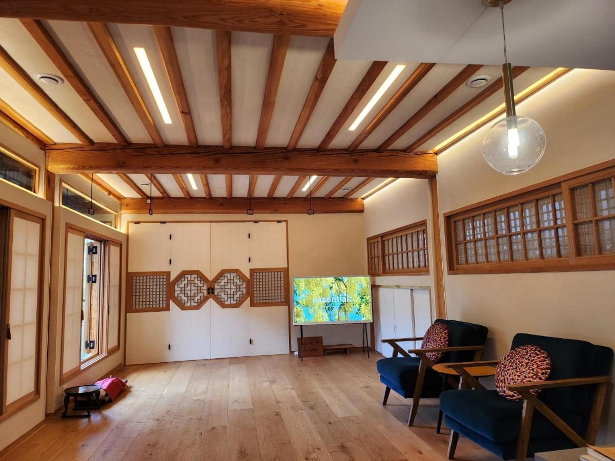 Bahay bakasyunan Iriru Luxury Hanok - Eunpyung Hanok Village *
