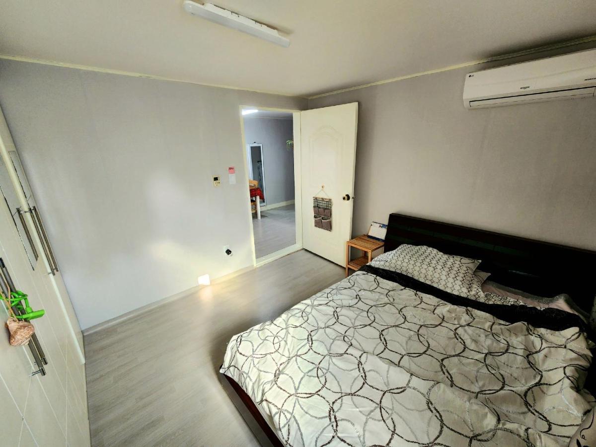 Northwestern Of A Quiet And Spacious House Apartment