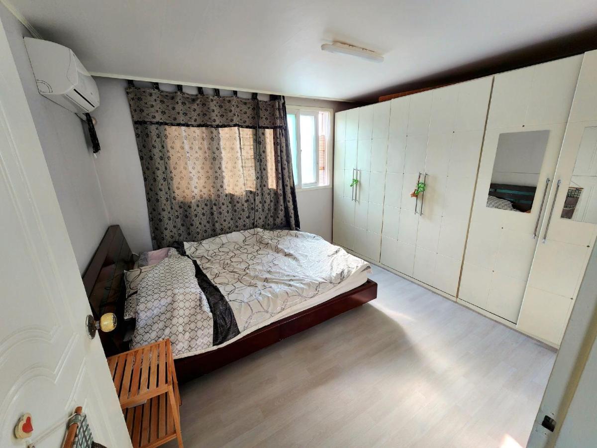 Northwestern Of A Quiet And Spacious House * Seoul
