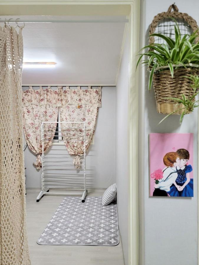 Northwestern Of A Quiet And Spacious House * Seoul