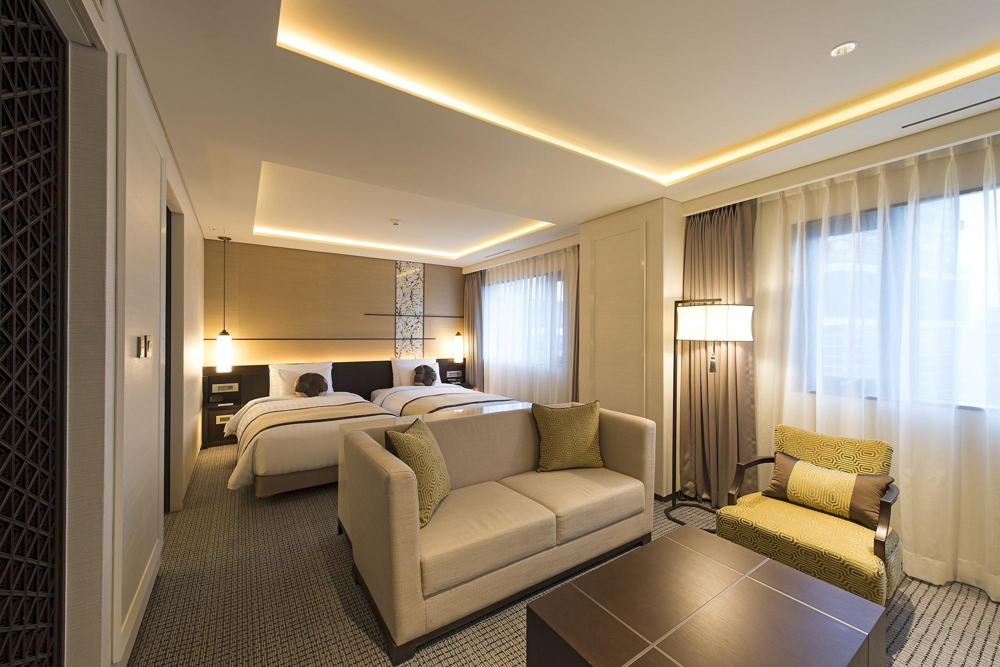 Royal 4*