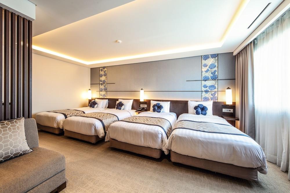 Royal Hotel 4*