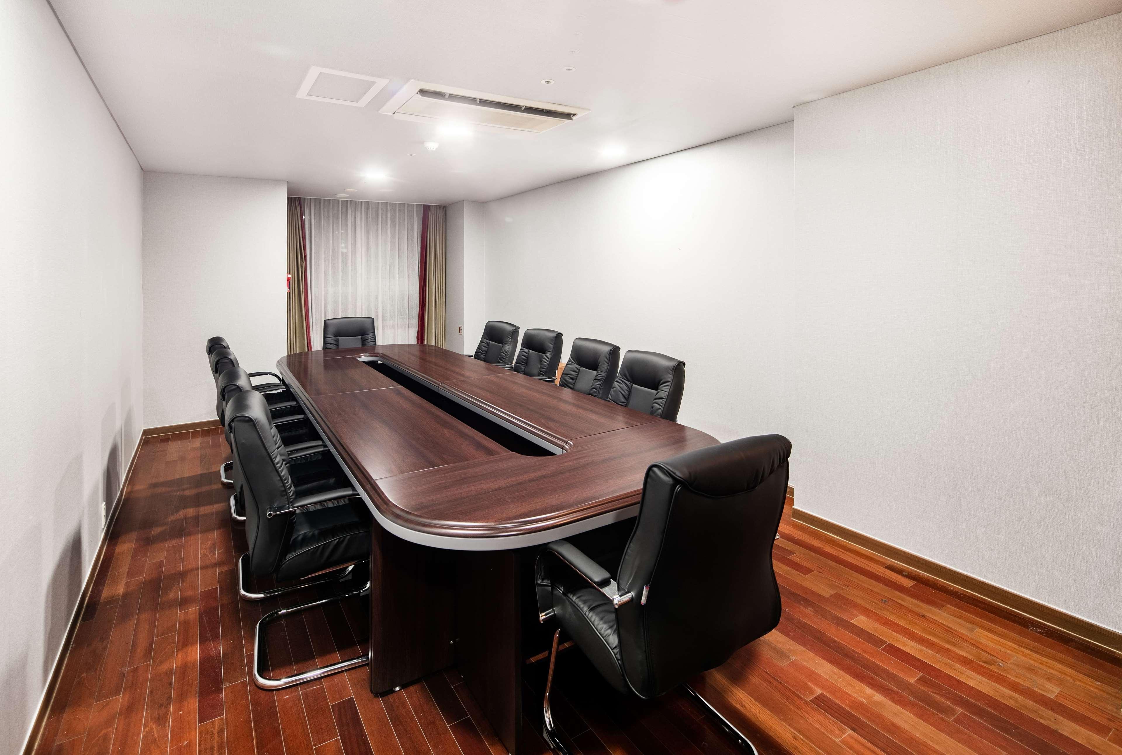 Ramada And Namdaemun Hotel 4*