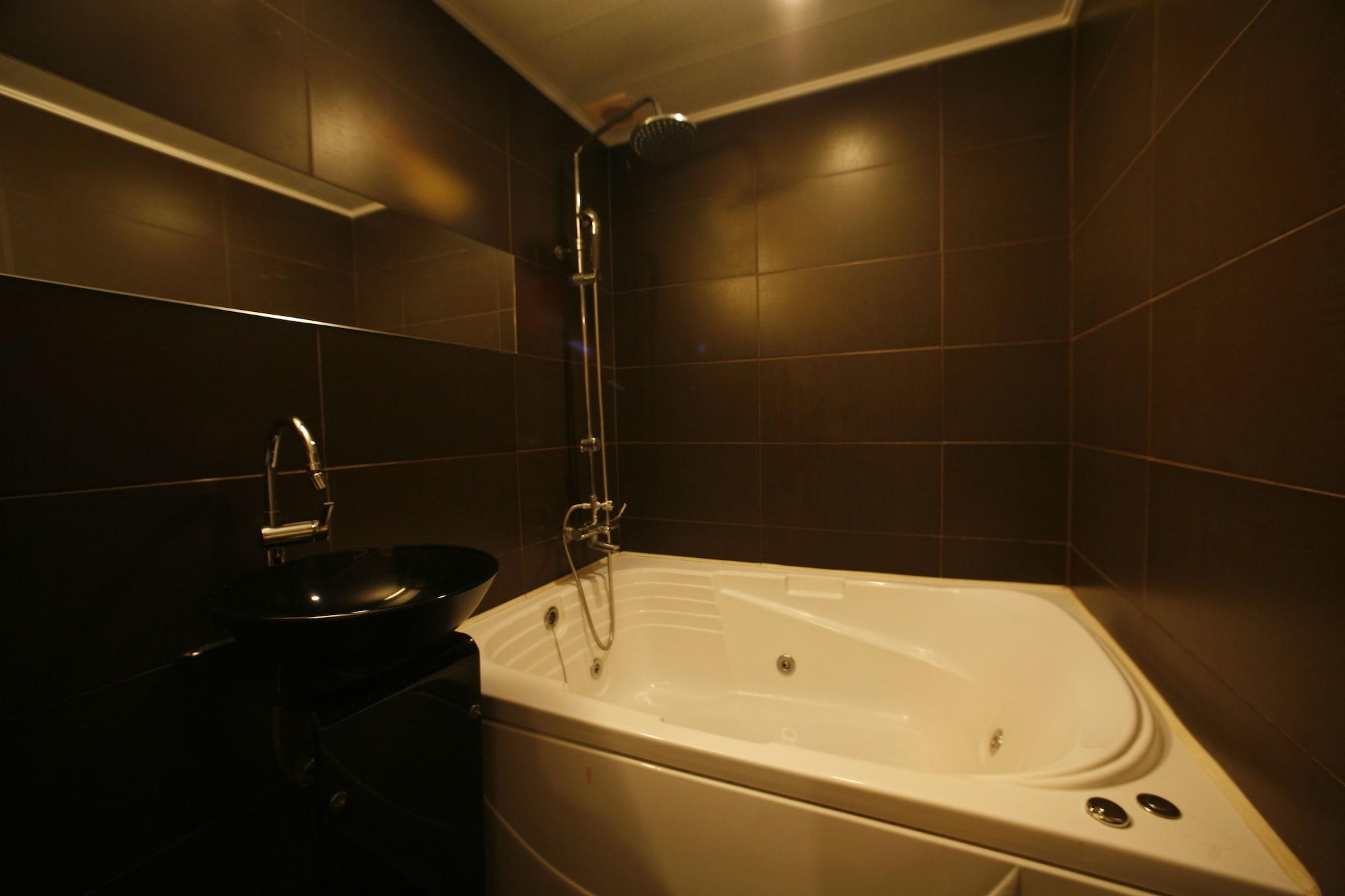 Biz Jongro - Insa-dong Asrama Seoul
