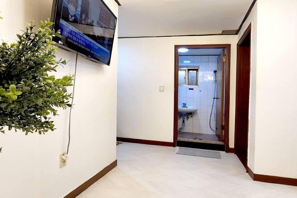 White Linen House C-2 Hongdae *