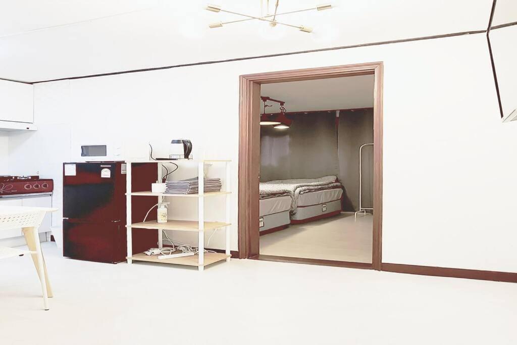 White Linen House C-2 Hongdae Apartment *