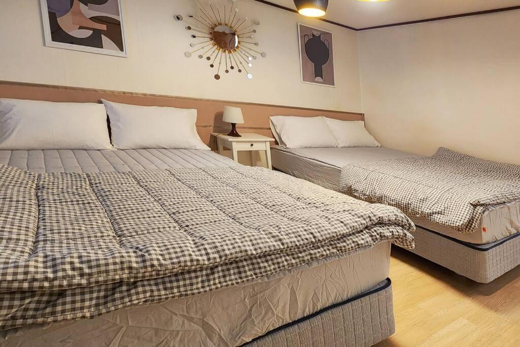 White Linen House C-2 Hongdae Apartment *