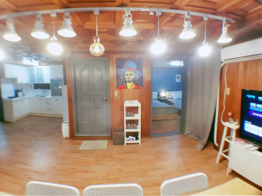 The Art House Hongdae New M-1 Apt 5beds Apartment *