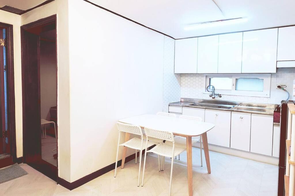 White Linen House C-2 Hongdae