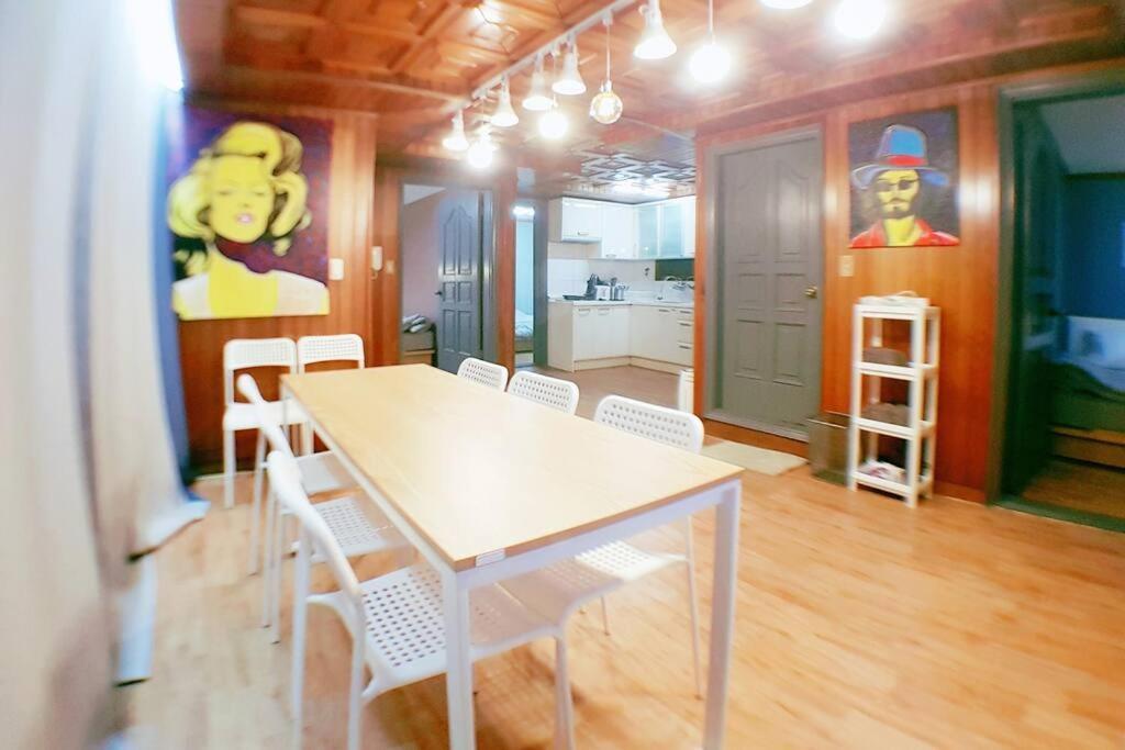 The Art House Hongdae New M-1 Apt 5beds Apartment *