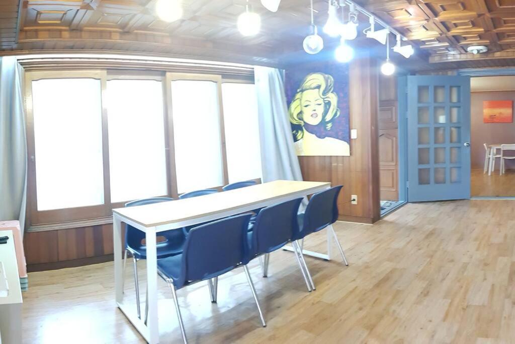 The Art House Hongdae New M-1 Apt 5beds * Seoul