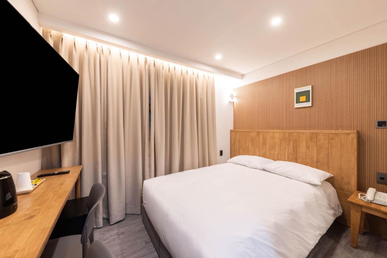 Ara Hotel *
