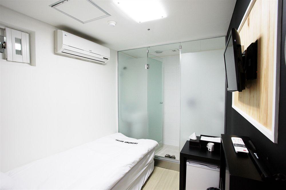 Ekonomy Myeongdong Premier Hostel *