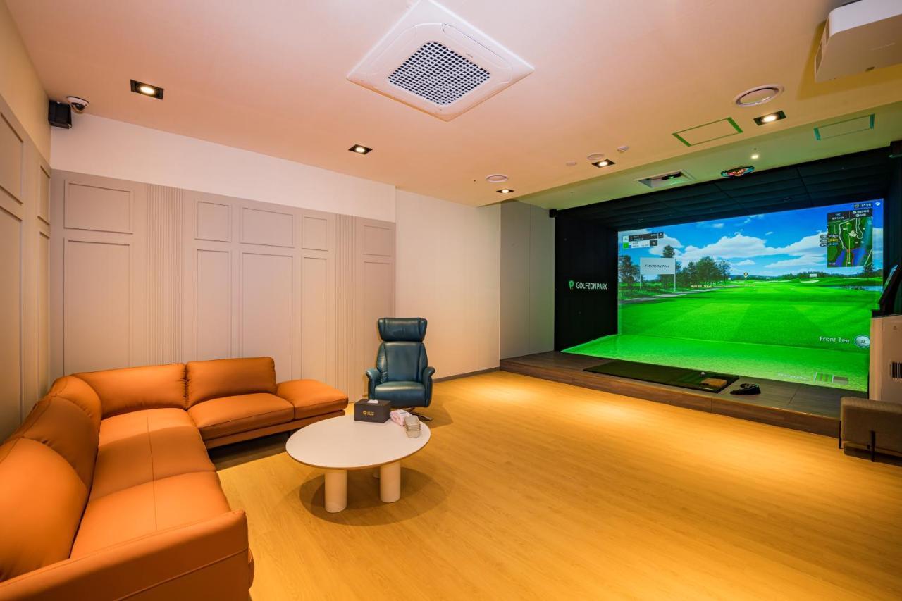 Sollago Myeongdong & 4*