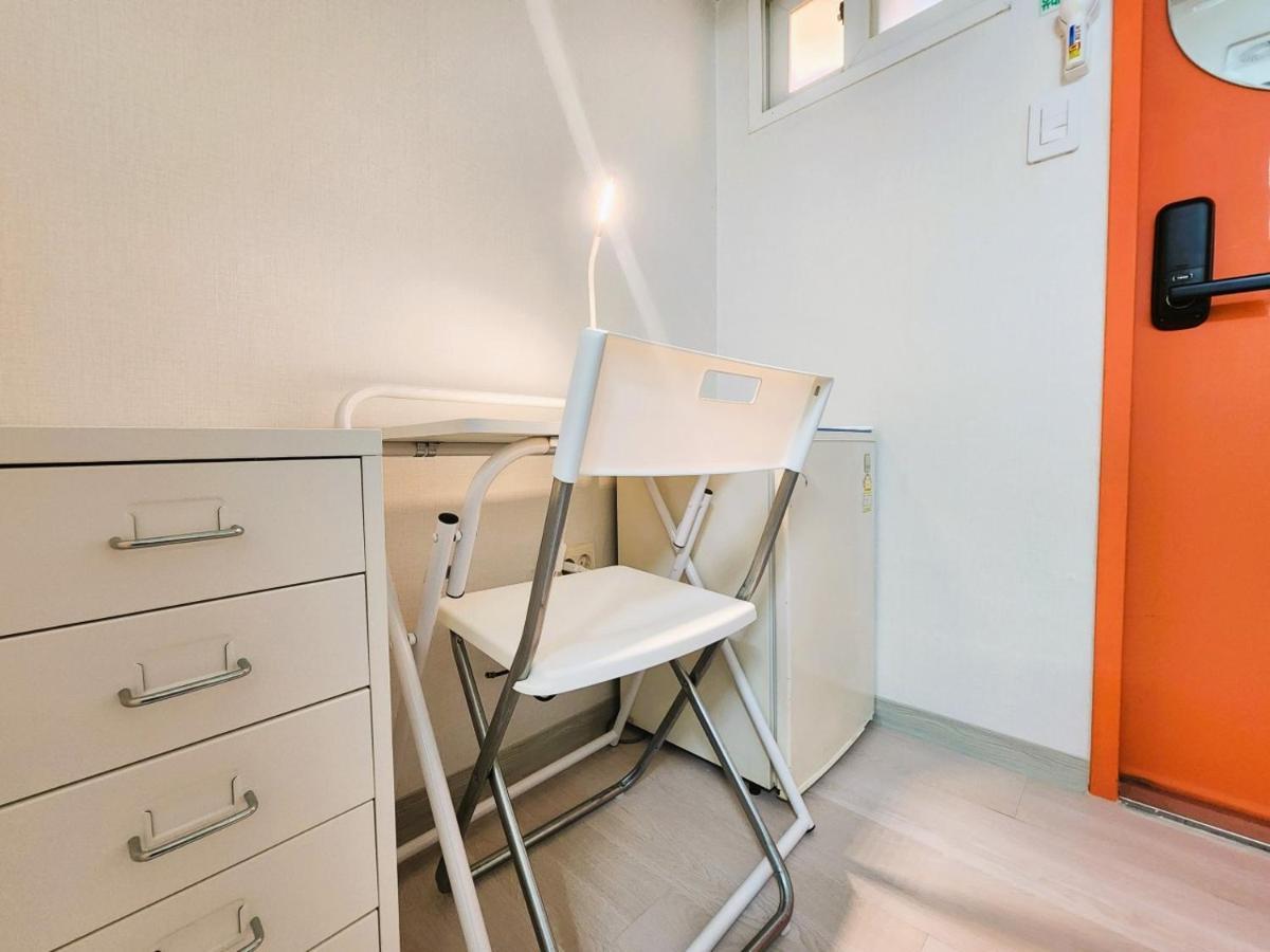 Guest house Oreum Myeongdong - Female Only