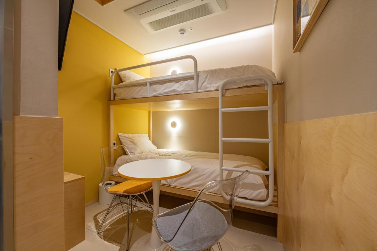 Hostel Hithere Myeongdong *