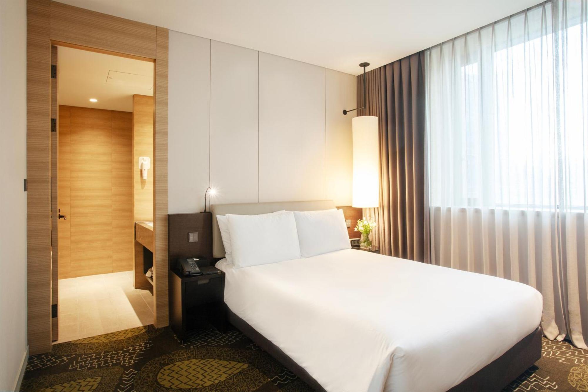 Crown Park Myeongdong Hotel 3*