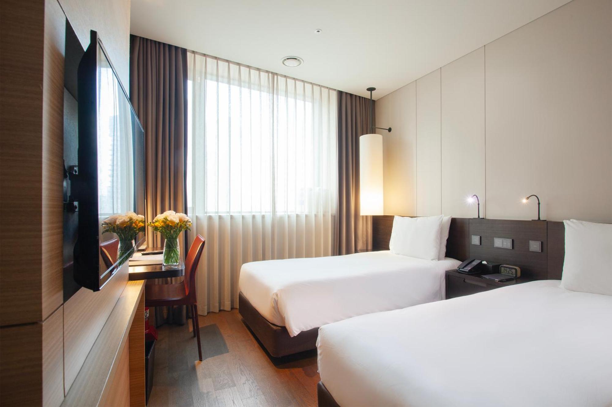 Crown Park Myeongdong Hotel 3*