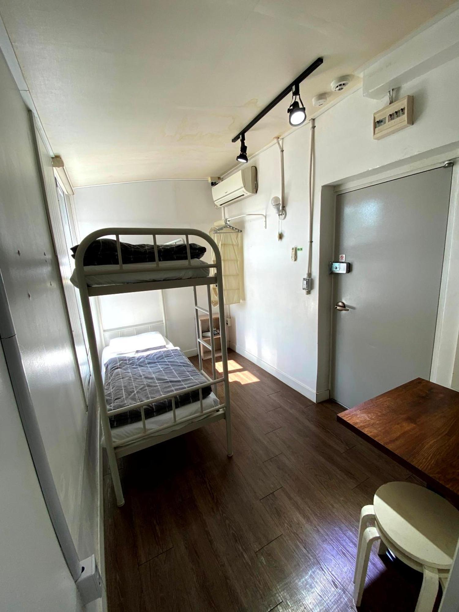Itaewon Yellow Guest house 2*