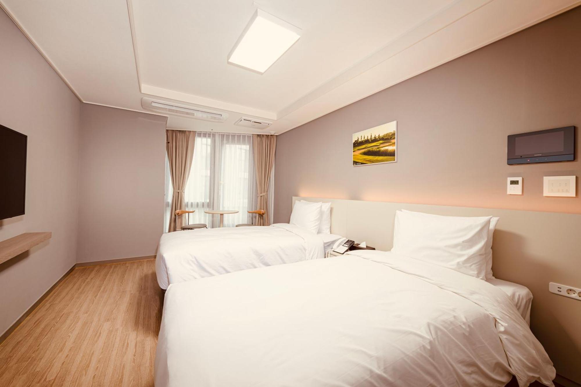 Hotel Sollago Myeongdong & 4*
