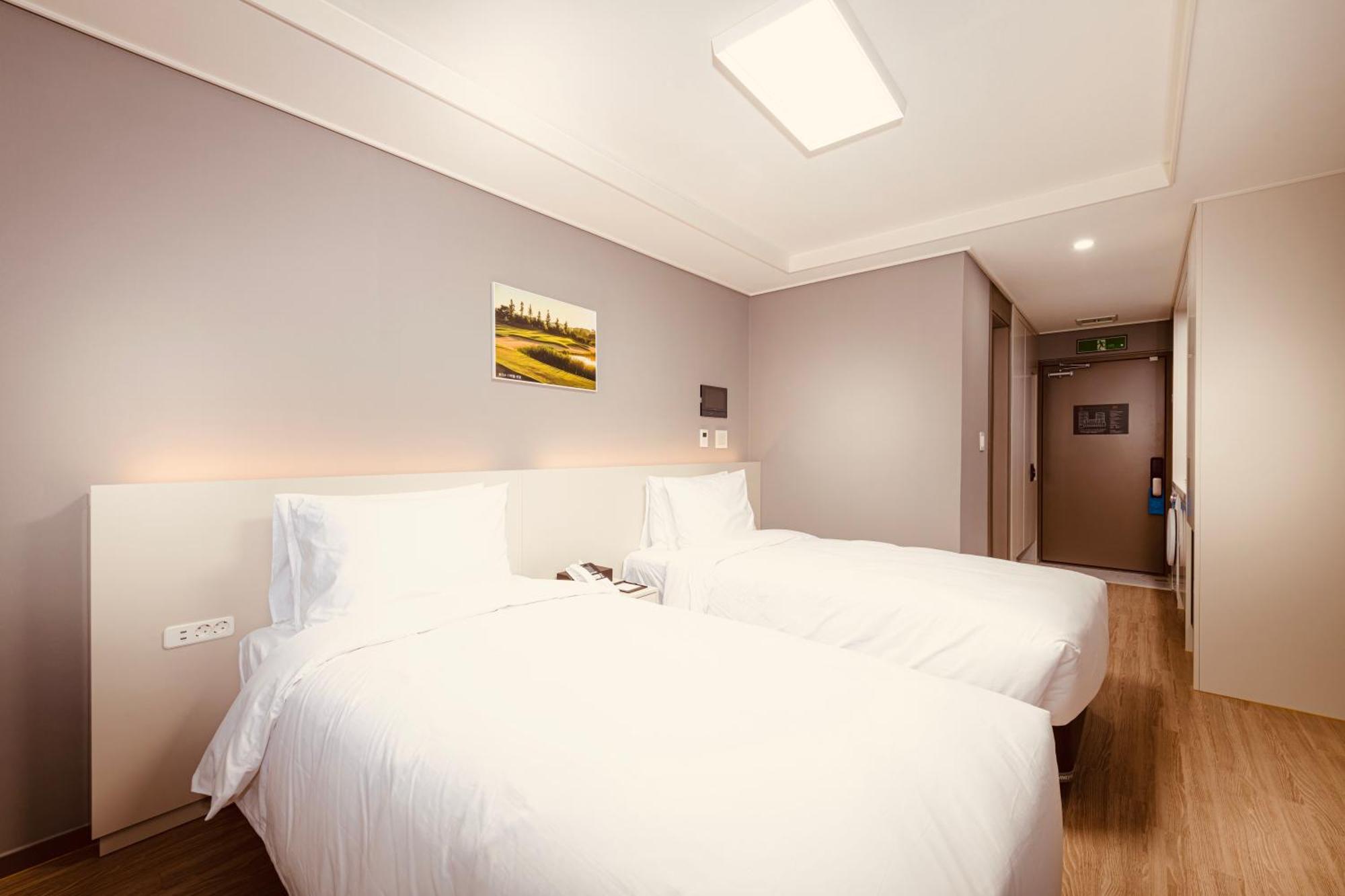 Sollago Myeongdong &
