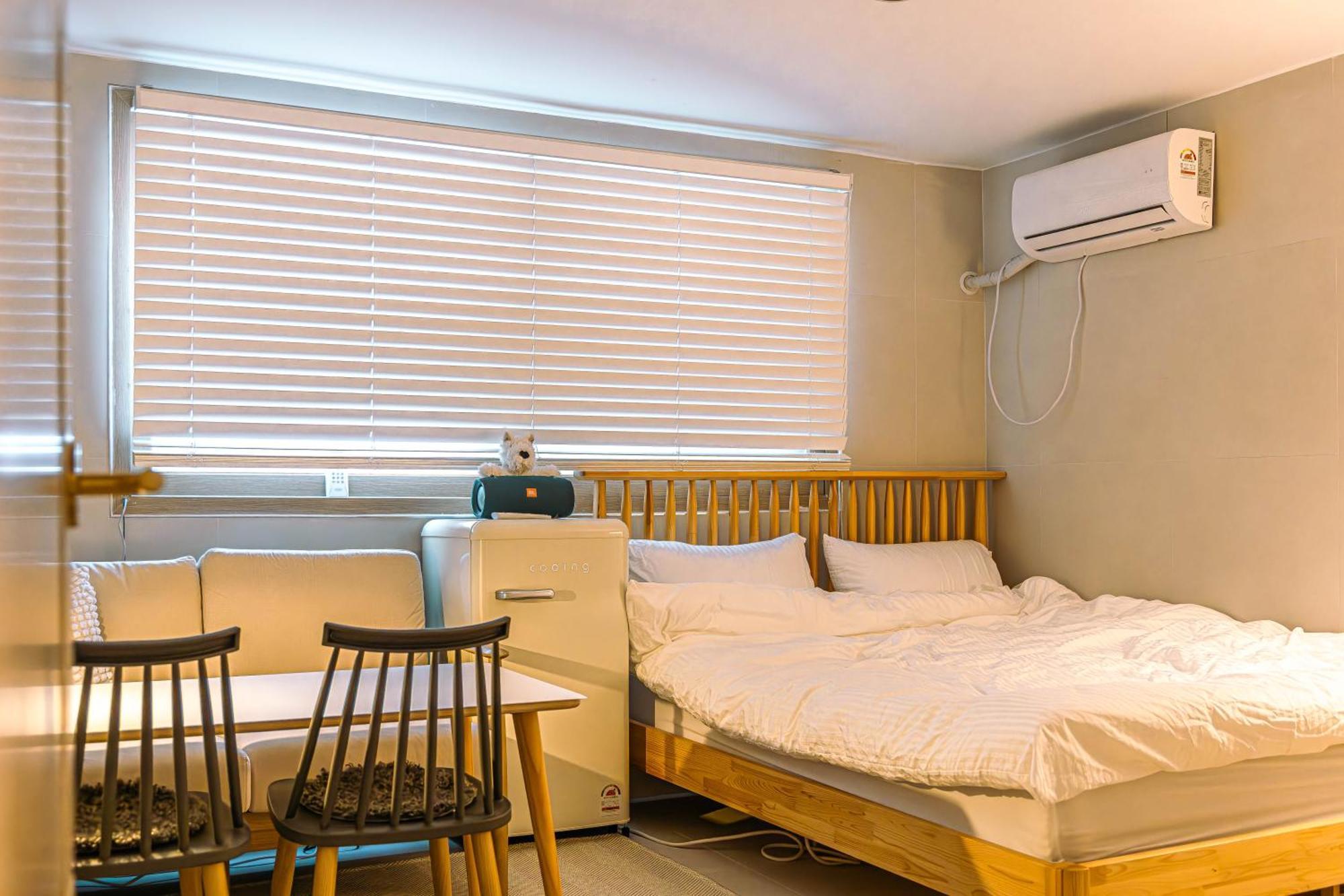 Marie's House 102 Hongdae Seoul