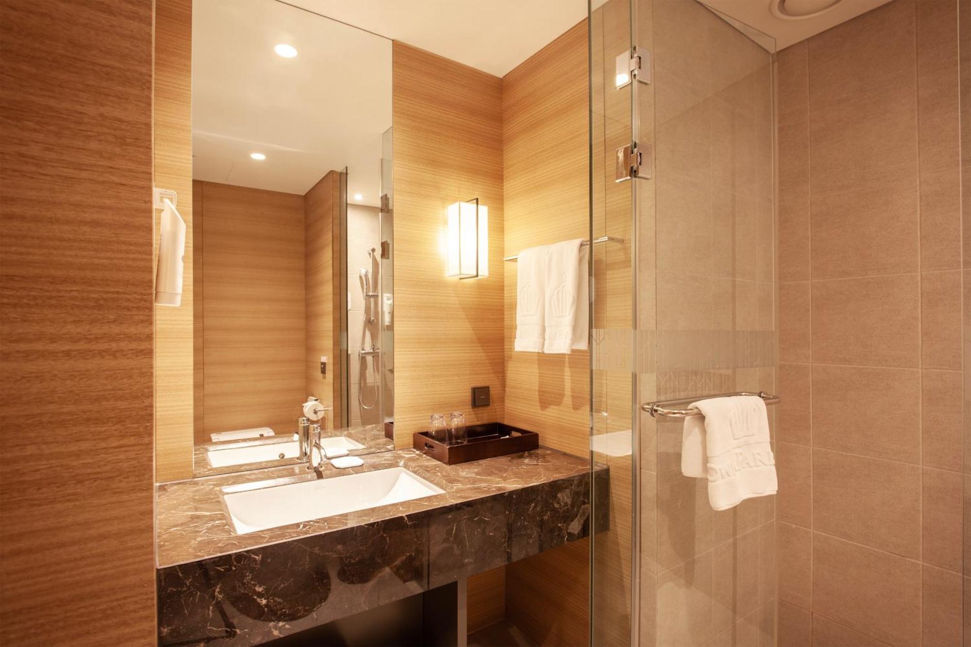 Crown Park Myeongdong 3*
