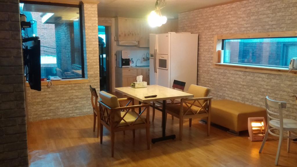 Guest house Social House -