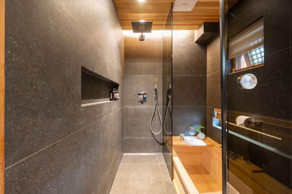 Iriru Luxury Hanok - Eunpyung Hanok Village