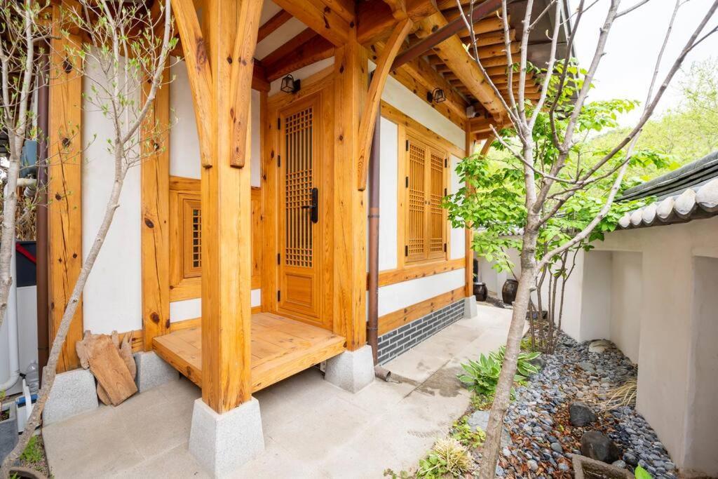 Iriru Luxury Hanok - Eunpyung Hanok Village Bahay bakasyunan *