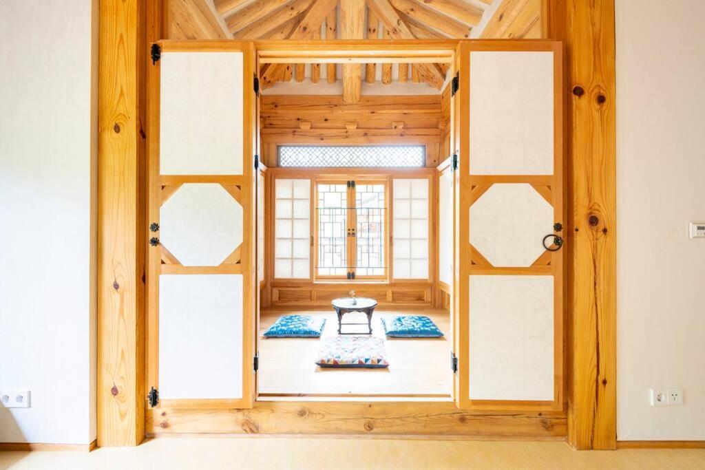 Bahay bakasyunan Iriru Luxury Hanok - Eunpyung Hanok Village *