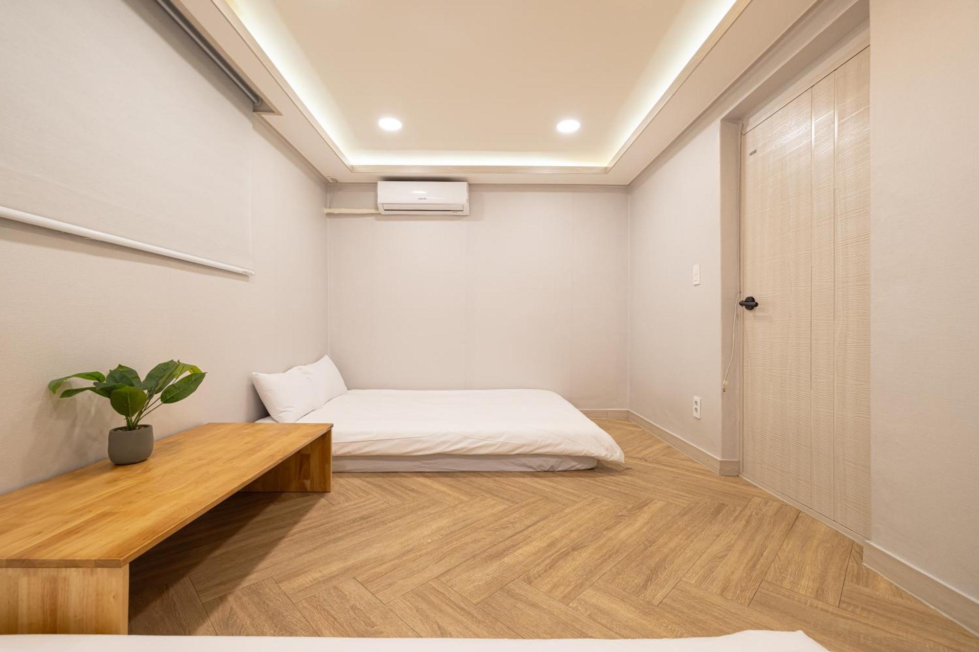 Guest house Woody Two Bedroom In Hongdae