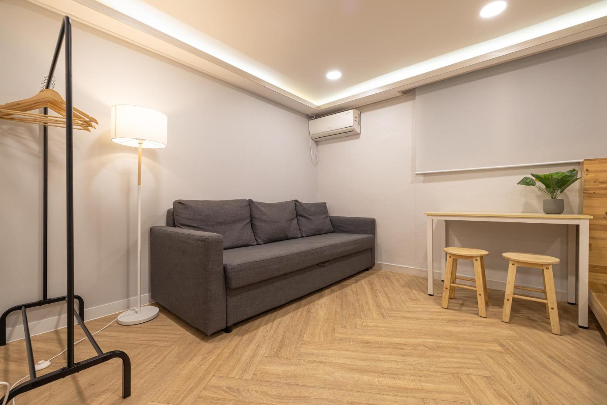 Woody Two Bedroom In Hongdae Guest house