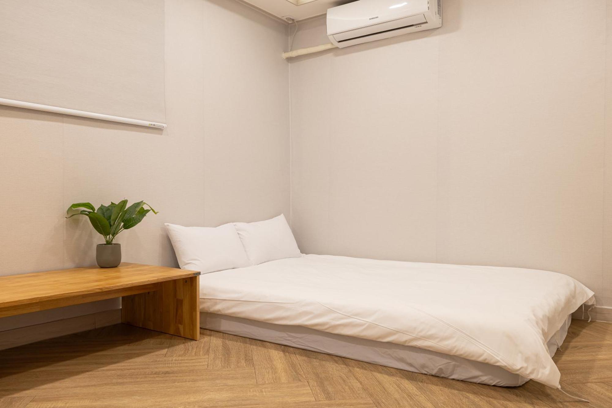 Guest house Woody Two Bedroom In Hongdae *